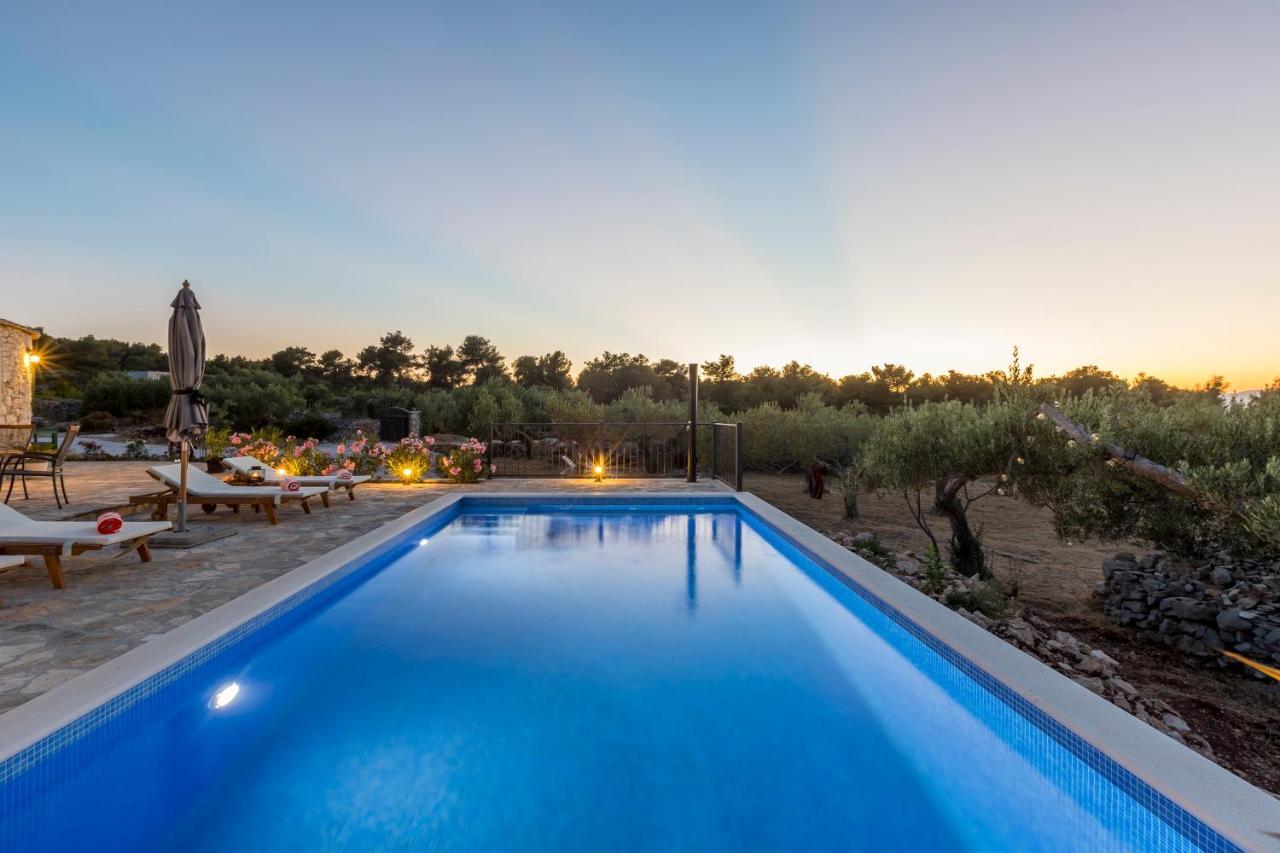 Island Getaway - Heritage House Mirce Esterno foto