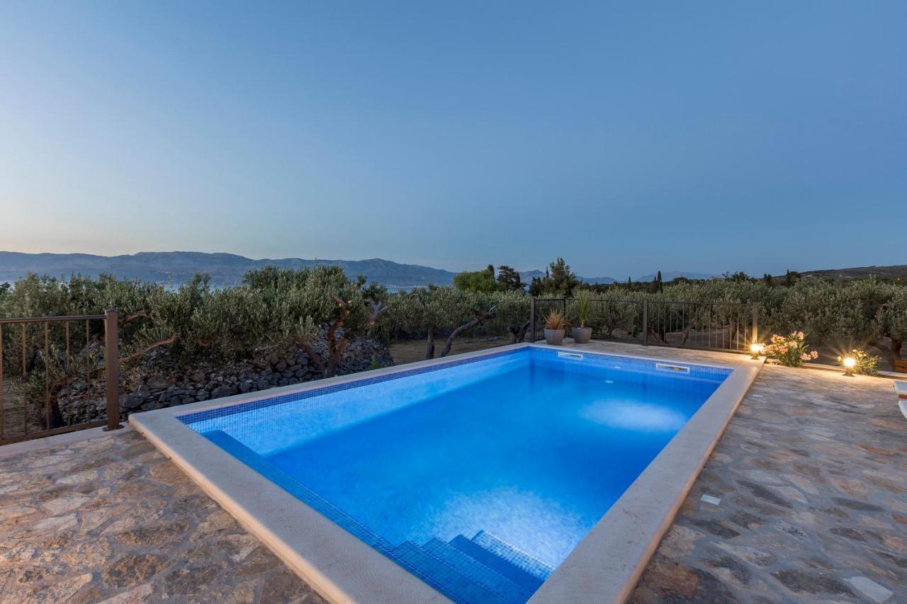 Island Getaway - Heritage House Mirce Esterno foto
