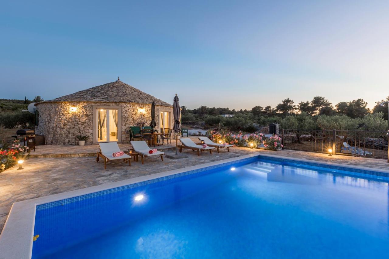 Island Getaway - Heritage House Mirce Esterno foto