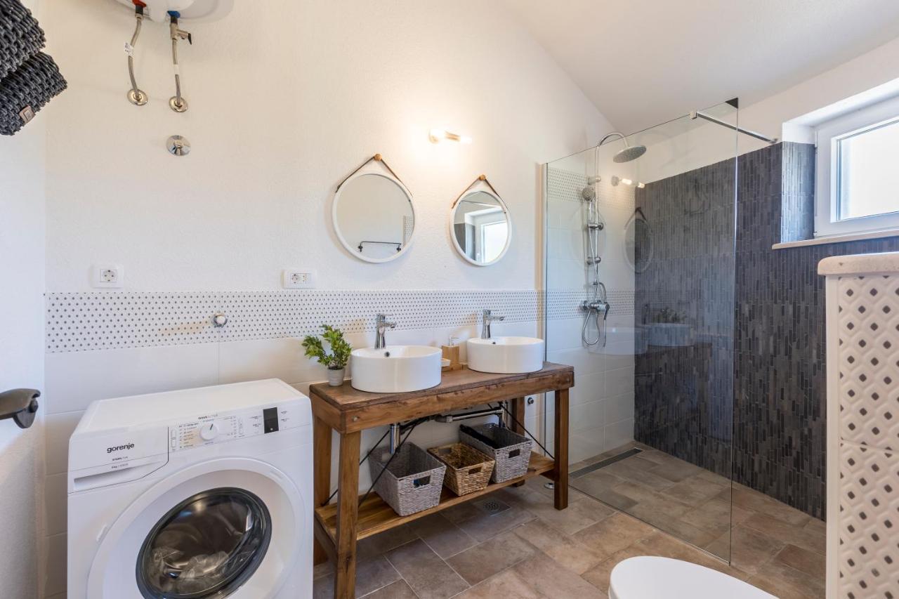 Island Getaway - Heritage House Mirce Esterno foto