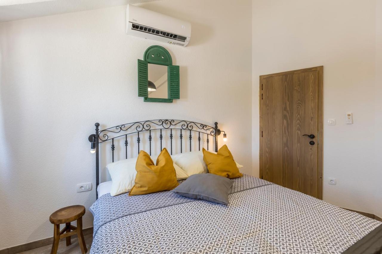 Island Getaway - Heritage House Mirce Esterno foto
