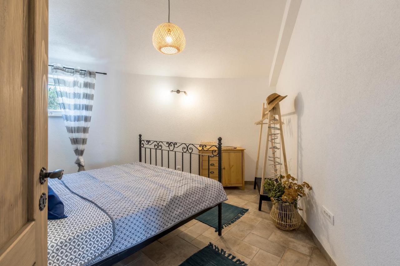 Island Getaway - Heritage House Mirce Esterno foto