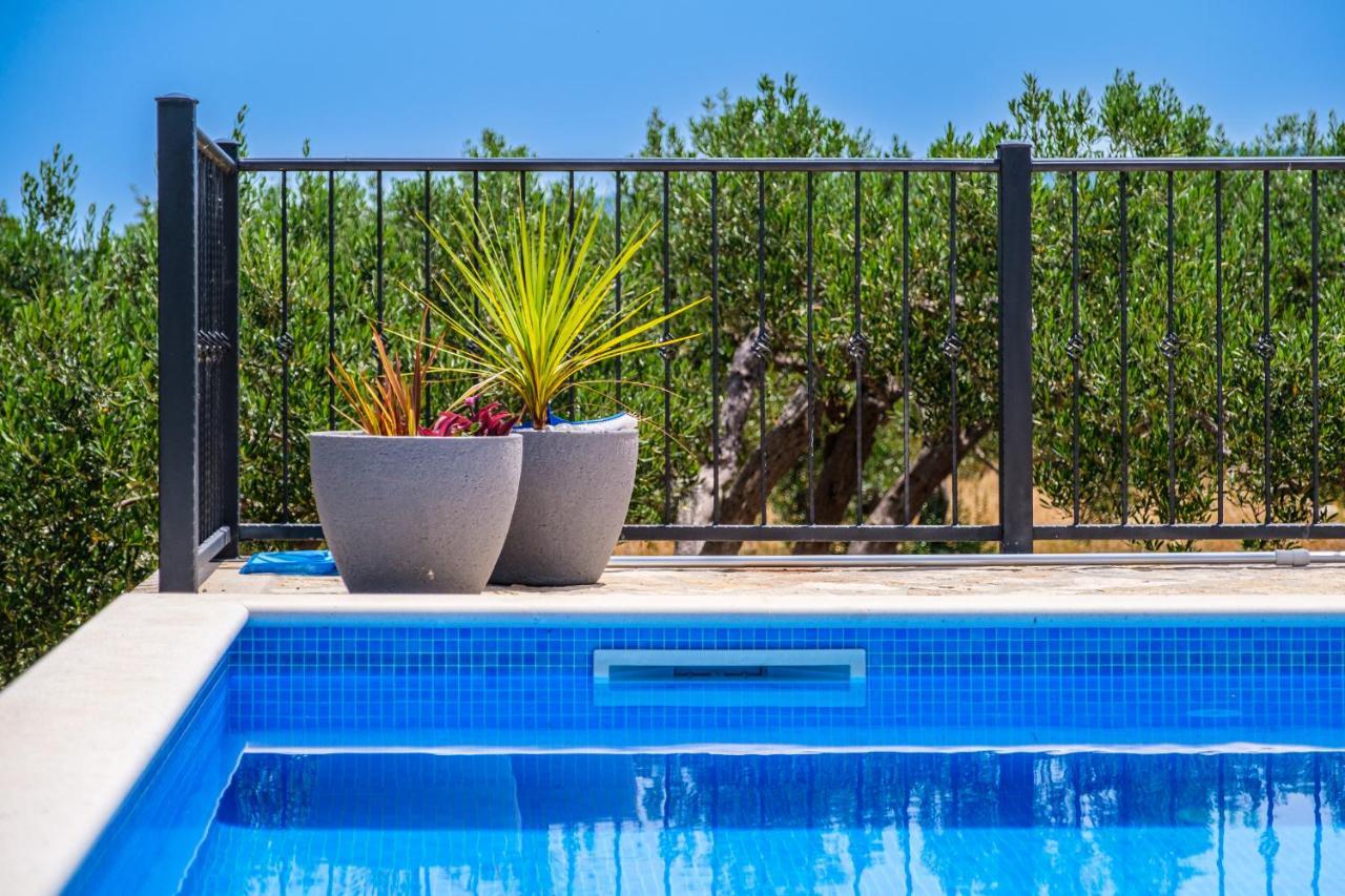 Island Getaway - Heritage House Mirce Esterno foto