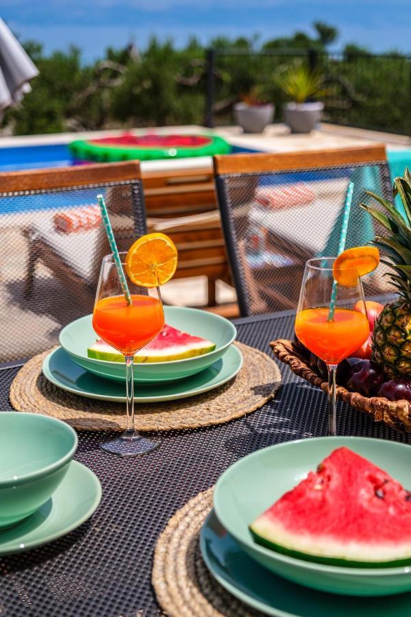 Island Getaway - Heritage House Mirce Esterno foto