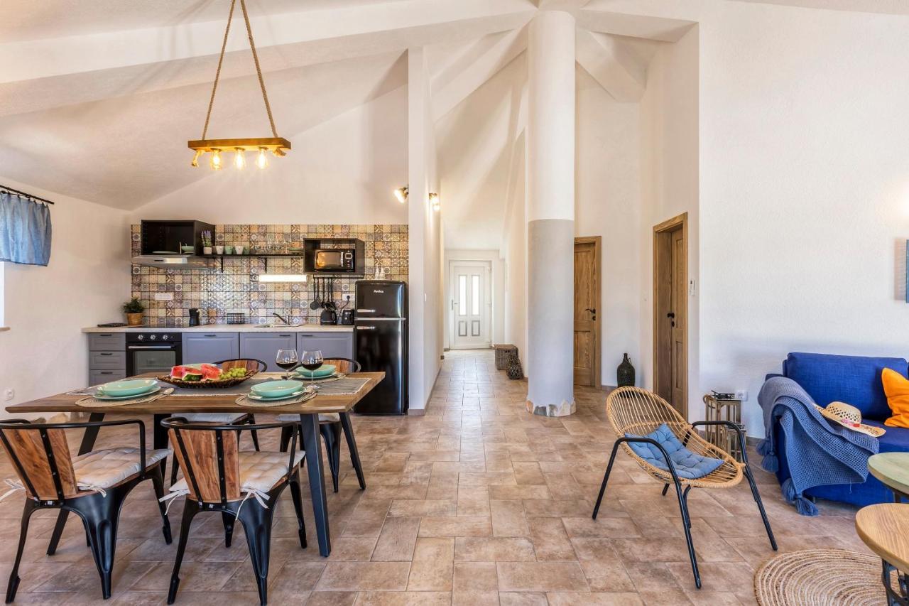 Island Getaway - Heritage House Mirce Esterno foto