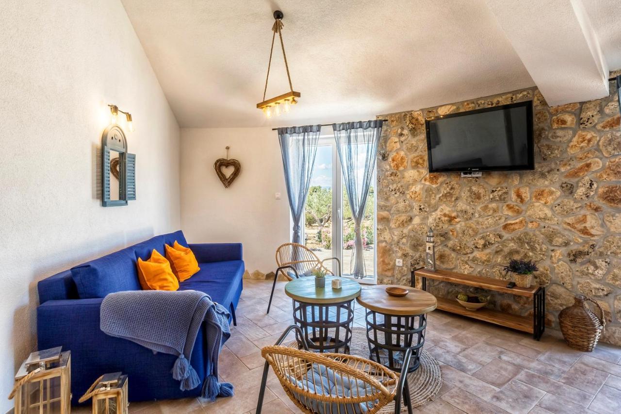 Island Getaway - Heritage House Mirce Esterno foto